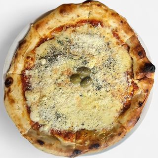 Pizza Quattro formaggio pizza