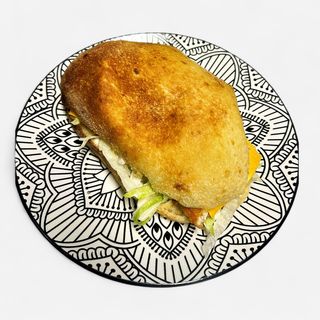 SENDVIC SA HRSKAVOM PILETINOM NOVO