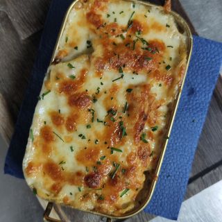 ZAPECENI MLINCI SA KAJMAKOM I SIROM NOVO