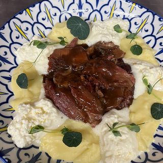 SVINJSKA BUTKICA U CRNOM PIVU NOVO