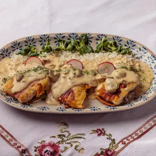 Pileći paketići u sosu od šampinjona 300G