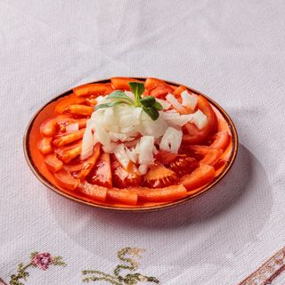 Paradajz sa lukom