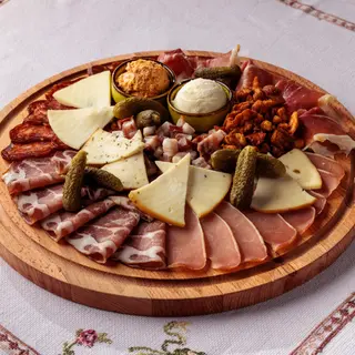 Meze Lazin salaš (za četiri osobe) 600G