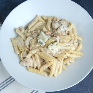 Pene sa piletinom i gorgonzolom