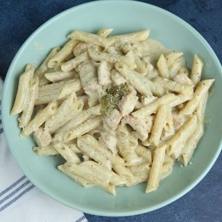 Pene piletina pesto