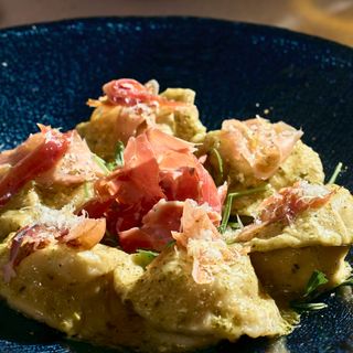 Raviole sa pršutom i sirom