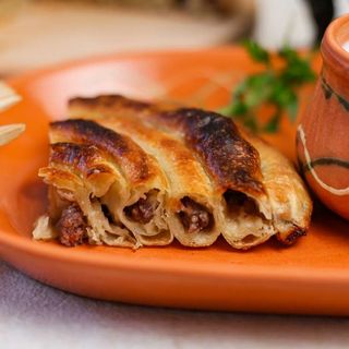 Zamrznuta pita sa junetinom 500g