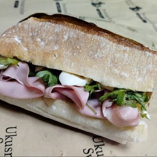 SENDVIČ MORTADELA I MOCARELA