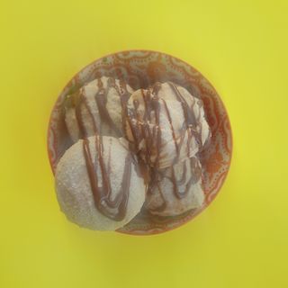 Knedle/Gomboce sa malinom i belom čokoladom