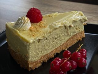 Beli Cheesecake sa pistaćima