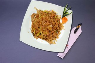 915. Piletina i tikvice, pečurke i pirinač