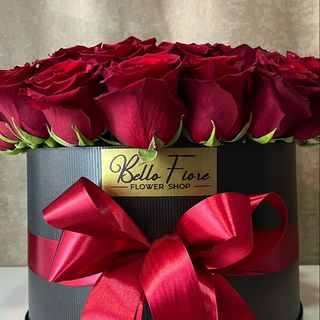 51 ekvador ruza u kutiji