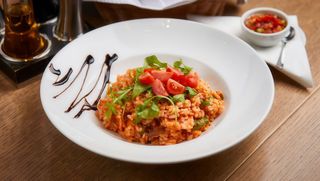 Rižoto sa lososom i rukolom