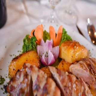 Prodimljeni svinjski file sa kajmakom