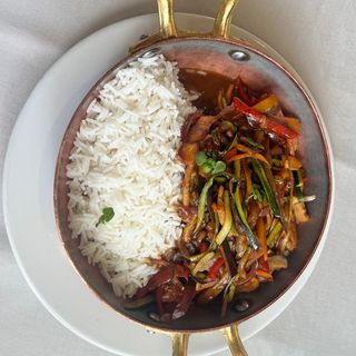 Wok ćuretina sa paprikom i basmati pirinčem