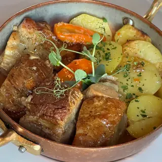 Teletina ispod sača sa krompirom