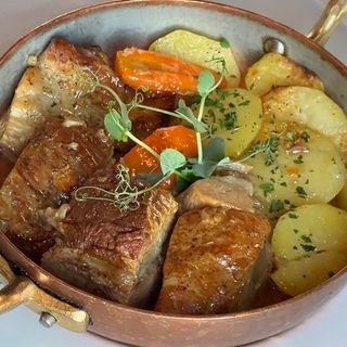 Teletina ispod sača sa krompirom