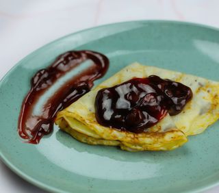 Palačinke sa nutelom i višnjama