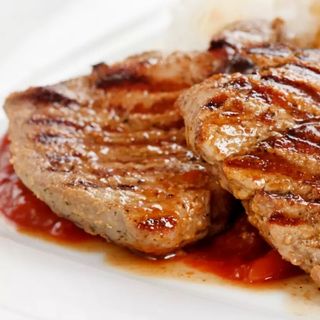 Svinjski vrat u porciji