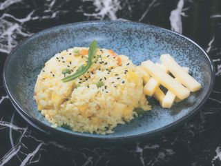 683 Tajlandski pirinač sa ananasom