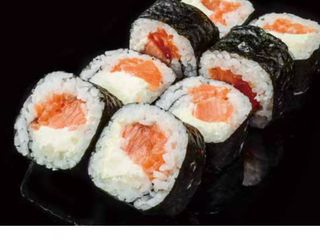 5--Rolnica sa lososom i sirom  8kom