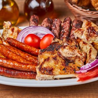 Dimljena mesnata slanina 1 kg.