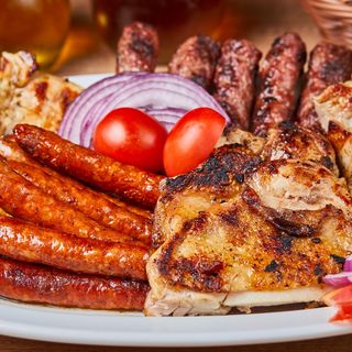 Bela vešalica 1 kg.