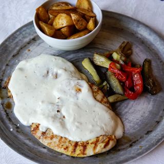 Pileći file u gorgonzoli