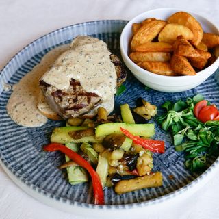 Biftek u sosu od šarenog bibera