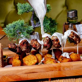 Mesni pricni ustipci 