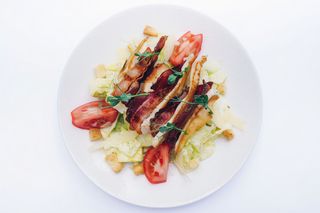 Cezar salata sa piletinom
