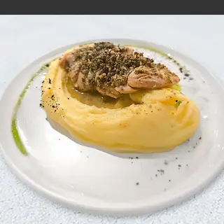 Piletina u korici od pistaća i parmezana