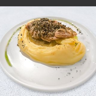 Piletina u korici od pistaća i parmezana