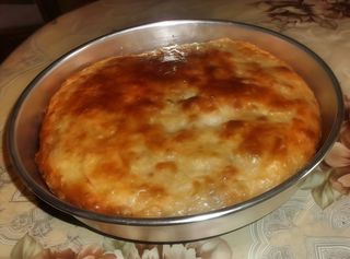 Burek sa šunkom i trapistom - tepsija