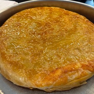 Burek sa šunkom i trapistom - tepsija