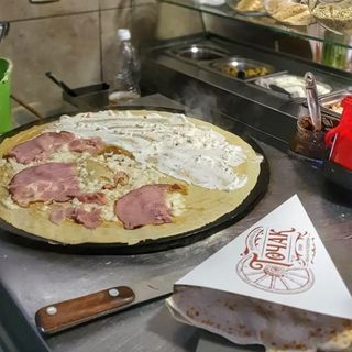 Palačinka sa kulenom i kačkavaljem