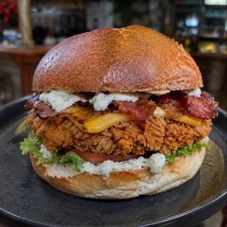 Cezar pileći hamburger