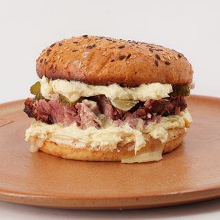 Sač burger sa dimljenom butkicom