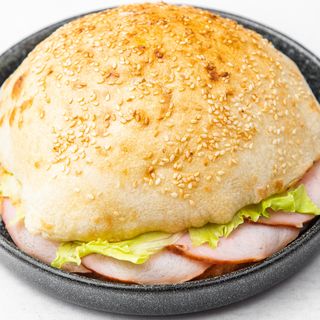 Sendvič sa pečenicom