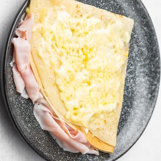 Palačinka sa šunkom, pavlakom i kačkavaljem