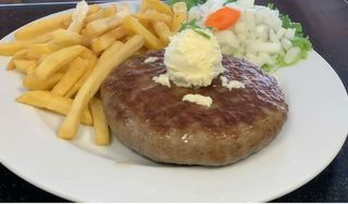 Pljeskavica na kajmaku 250g