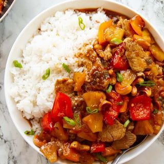 Svinjetina sa ananasom u slatko - kiselom sosu