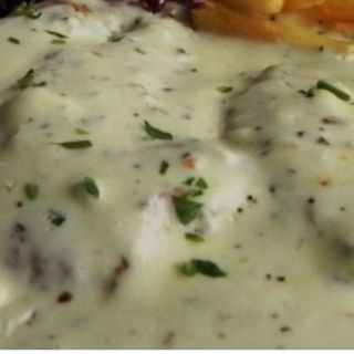 Pileci file u sosu od fete na pireu