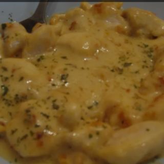 Pileci file u kari sosu na pireu