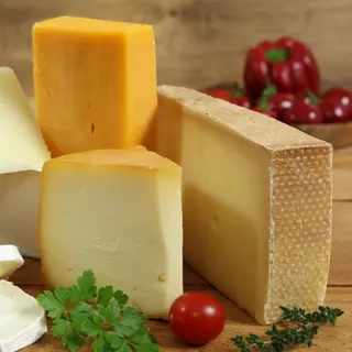 Selekcija sireva sa voćem