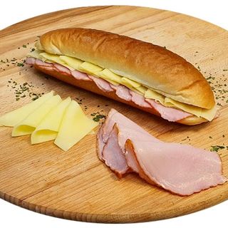 Sendvič sa pečenicom