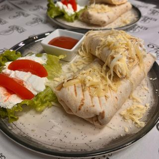 Omlet sa sirom u tortilji