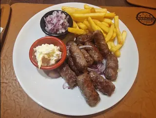 Cevapi na kajmaku