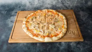 Tuna pizza