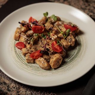 Domaće njoke caccio pepe (biber sos)